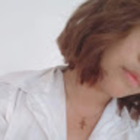 Meet your Posher, Danielle - Picture 1 of 1